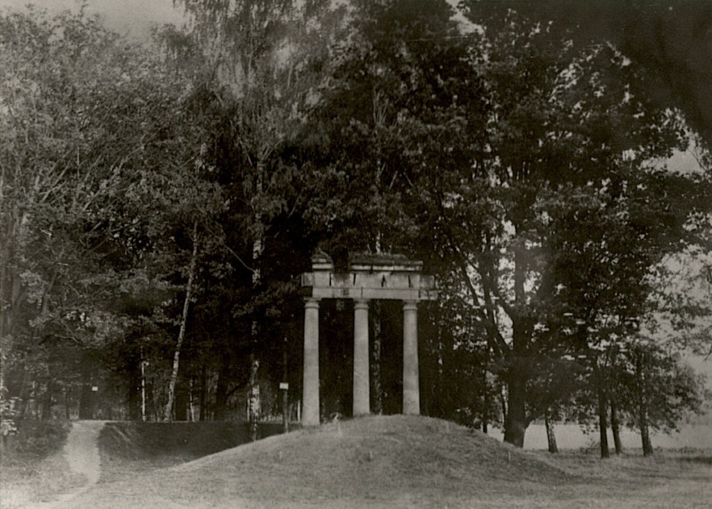 1932 Ruine Lindenallee